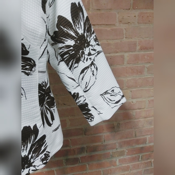 Susan Graver | Floral Blazer Brown White Sz.- Sm - Picture 5 of 8